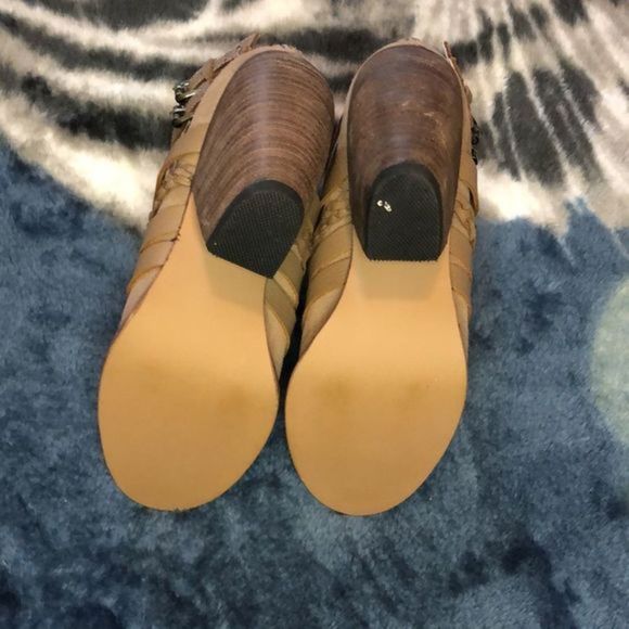 133. SoHo NYC Cobbler leather buckled ankle boots (8.5) - Picture 13 of 17